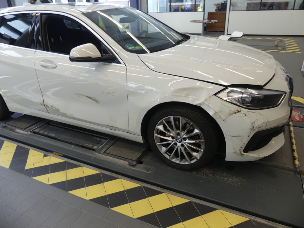 BMW 1er Seitenschaden